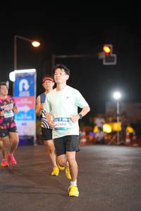 BIB: 1977
                            <button type="button" onclick="openModal(23155440)" class="btn btn-primary btn-sm float-right btn-popup" data-toggle="modal" data-target=".modal-high-quality">
                        <i class="fas fa-shopping-cart"></i> Add to Cart
                    </button>
                                            <button type="button" onclick="isThisMe(23155440, true)" class="btn btn-success btn-sm float-right btn-popup btn-isme hidden" data-toggle="tooltip" data-placement="bottom" title="นี่คือรูปของคุณใช่ไหม คลิกที่นี่เพื่อเอาเข้าอัลบั้ม">
                        <i class="fas fa-plus"></i> Add to album
                    </button>
                    <button type="button" onclick="isThisMe(23155440, false)" class="btn btn-warning btn-sm float-right btn-popup btn-isnotme hidden">
                        <i class="fas fa-ban"></i> Remove from album
                    </button>